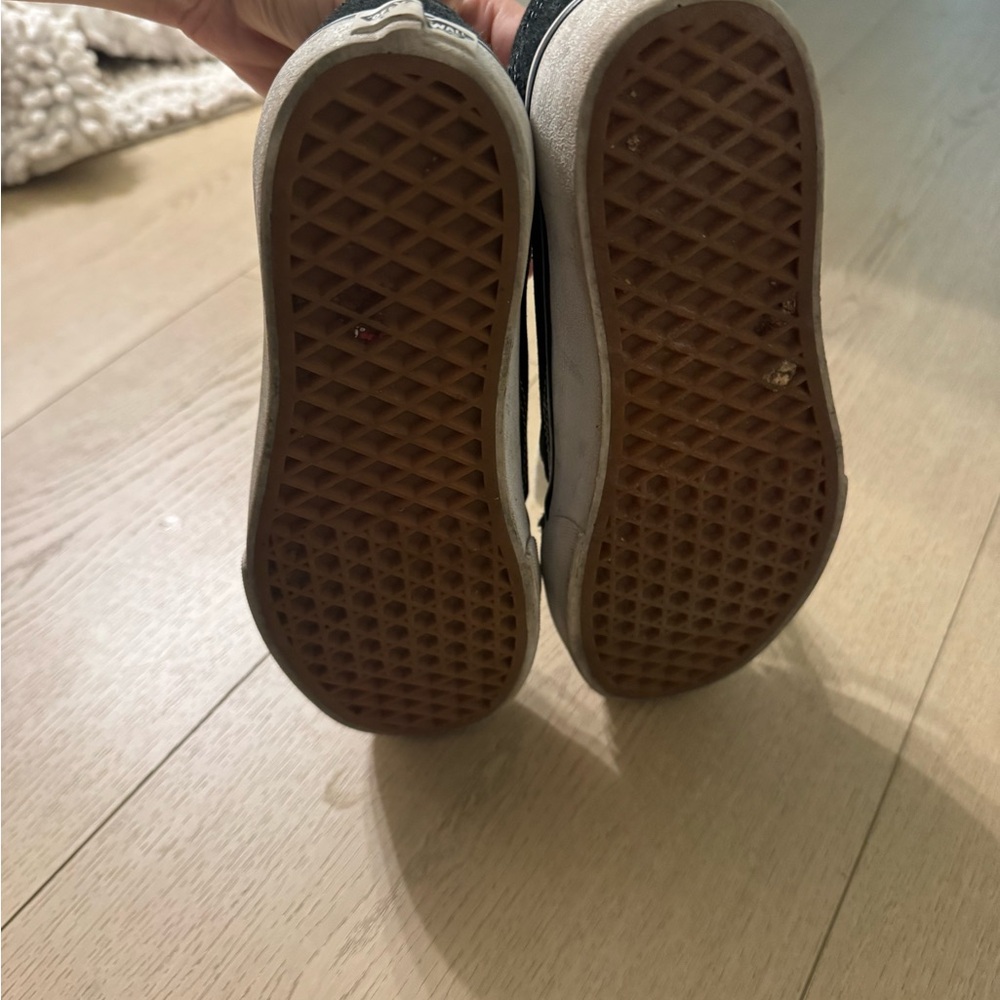 VANS - Picture 4 of 4